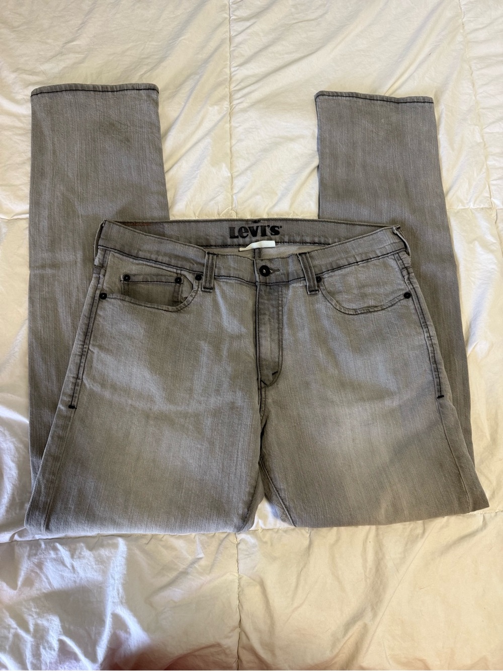Levi's Men's Light Gray Slim Straight Jeans